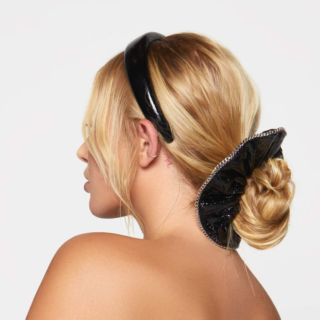 Patent Scrunchie with Chain - Black Kitsch X Justine Marjan Kitsch X Justine Marjan