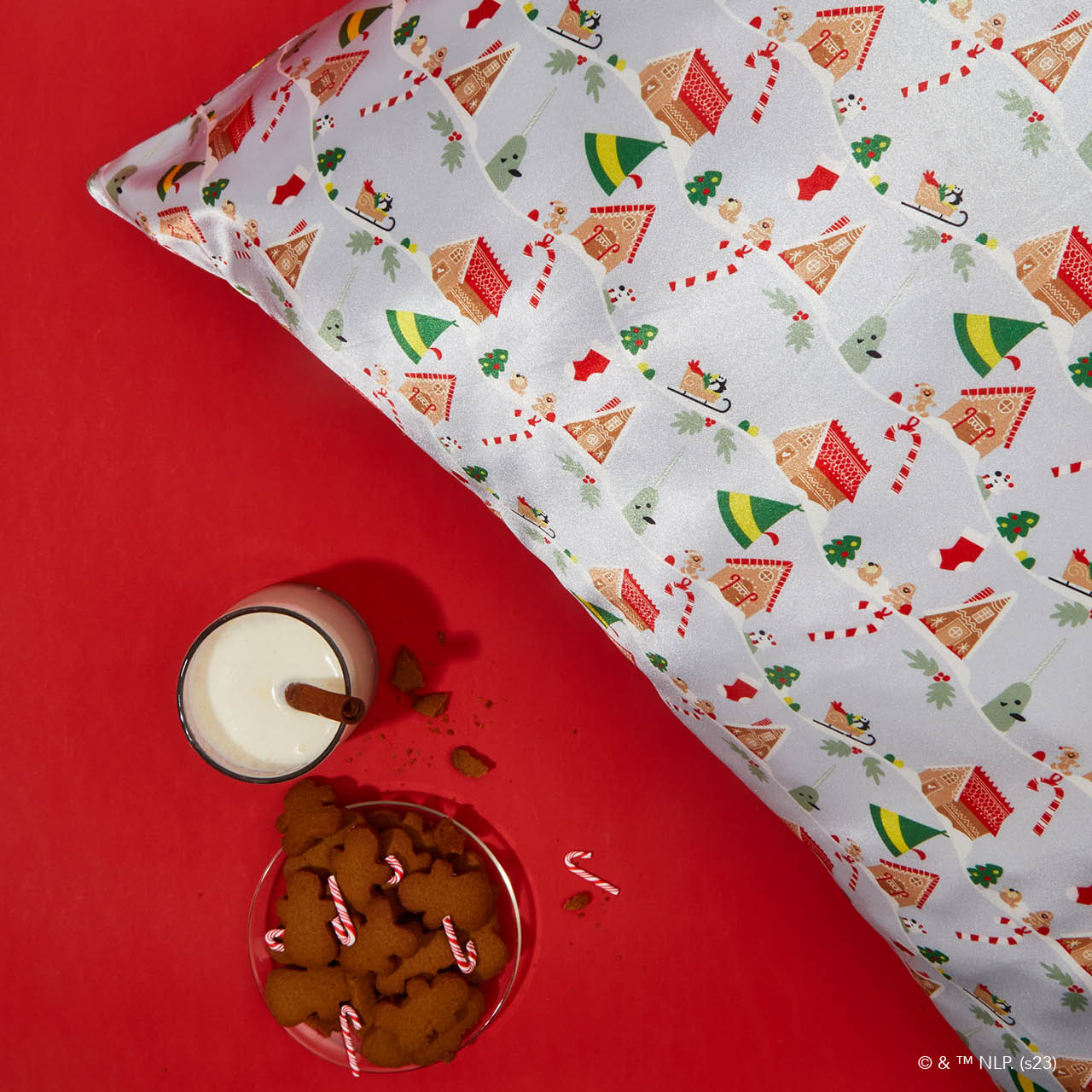 Kitsch x elf Satin Pillowcase in Periwinkle Christmas