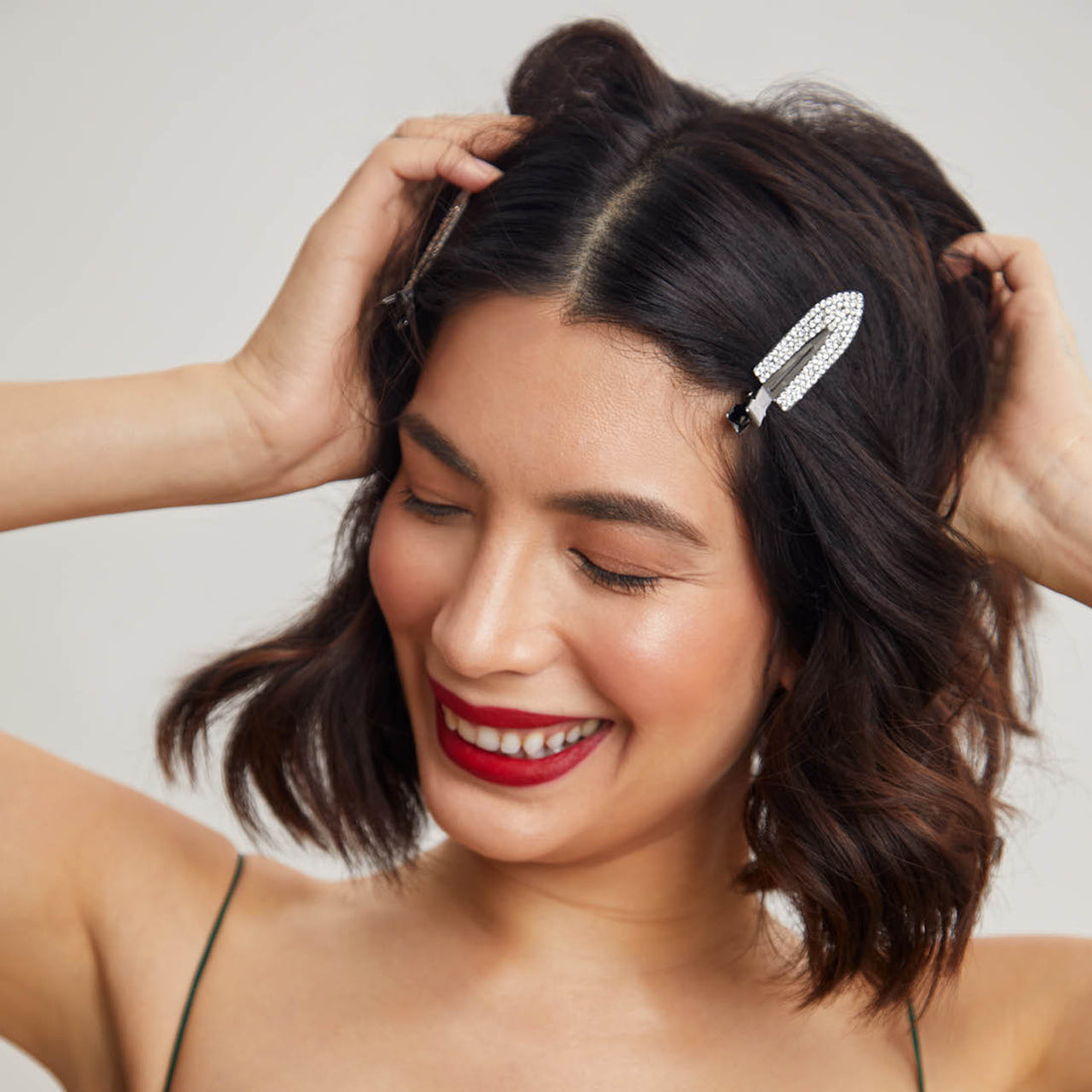 Metal Rhinestone Creaseless Clips 2pc Set- Hematite