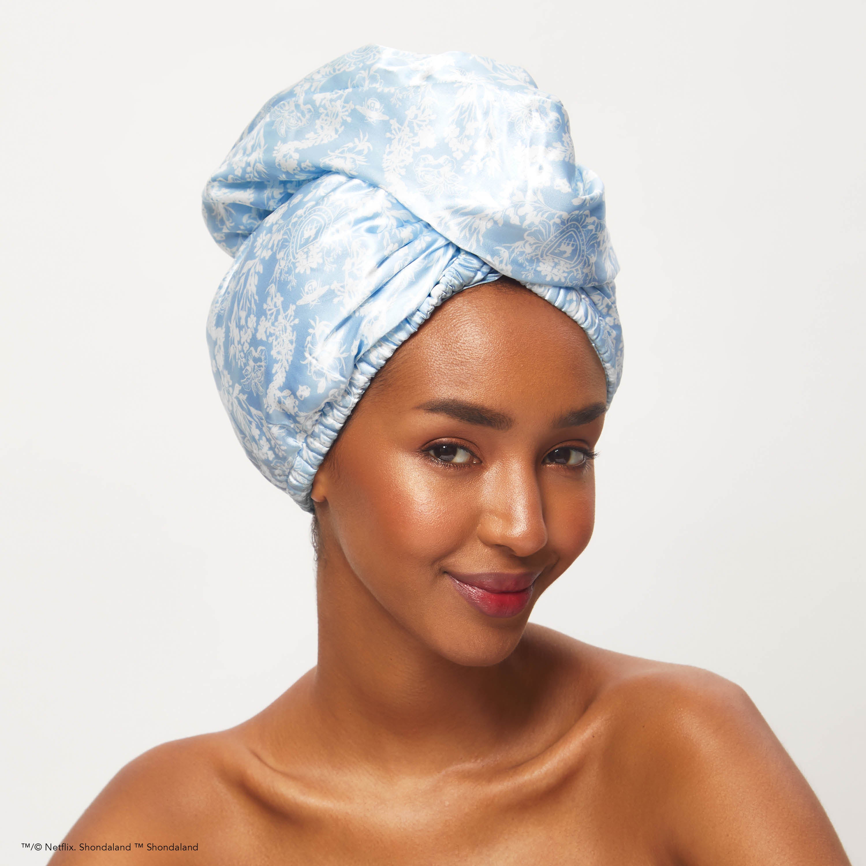 Kitsch x Bridgerton Satin Wrapped Hair Towel / Toile De Blue
