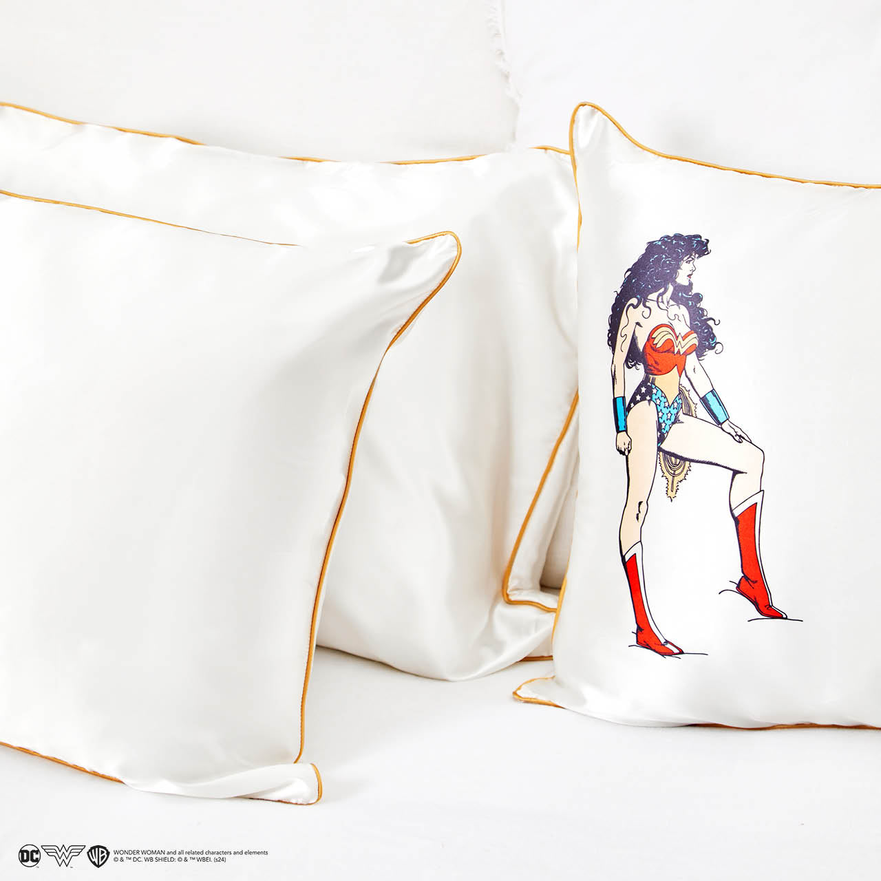 Kitsch x Wonder Woman Satin Pillowcase in Believe in Wonder