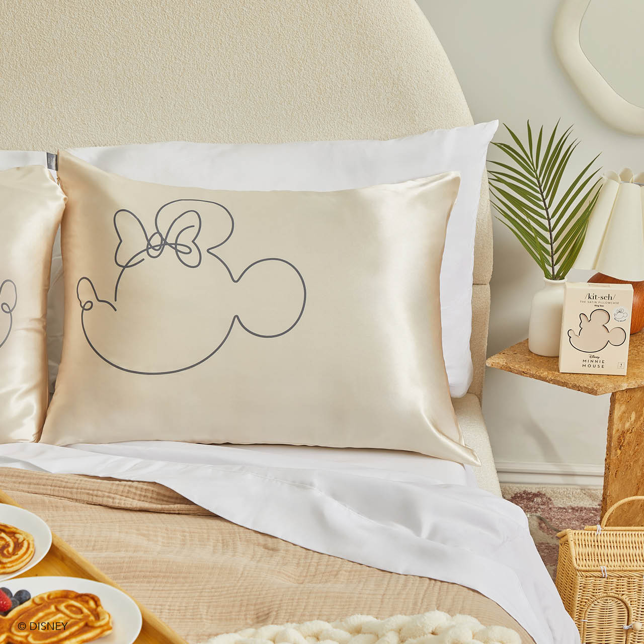 Kitsch x Mickey and Minnie Satin Pillowcase in Mr. Mouse