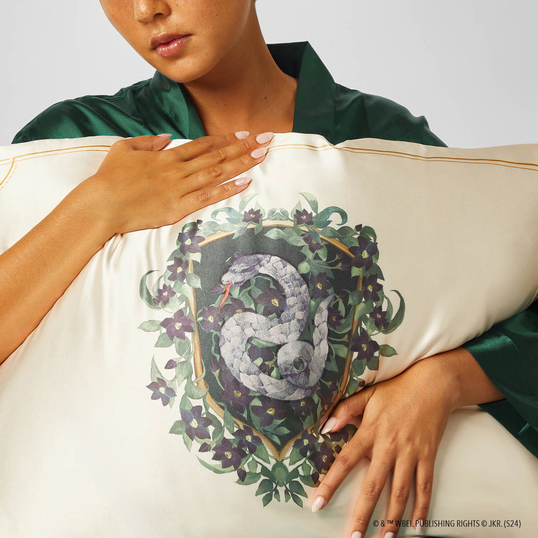 Kitsch x Harry Potter Satin Pillowcase in Slytherin