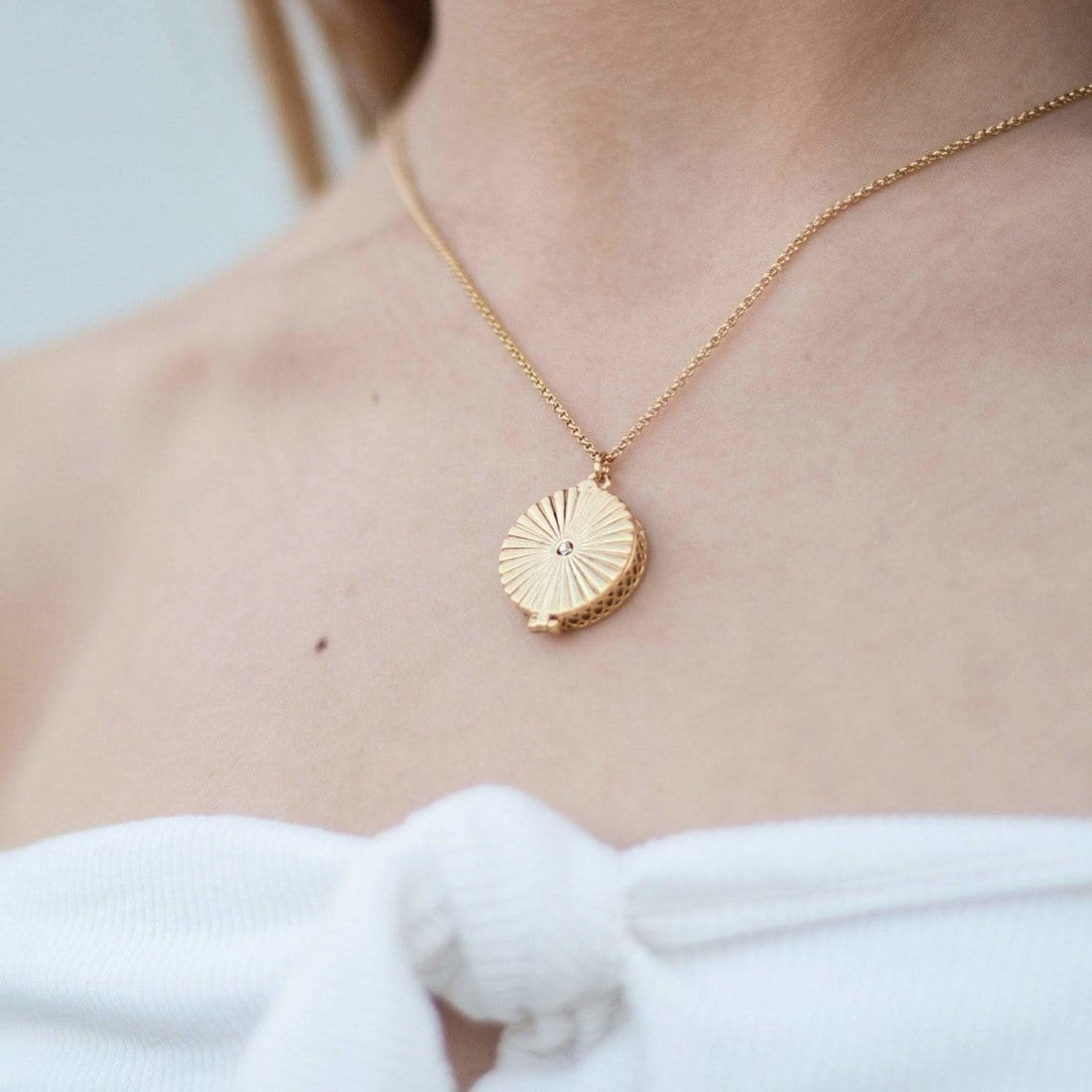 Carved Aromatherapy Locket Jewelry Jewelry 